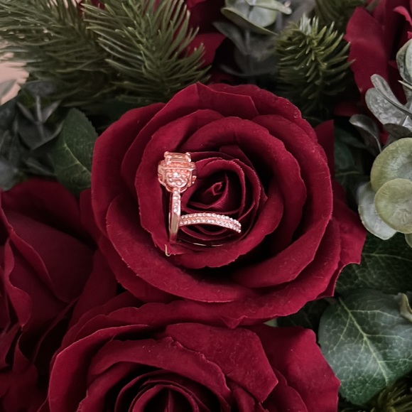 Elegant, Romantic Wedding Ring Set for Parties - Rose Gold - Picture 5 of 11